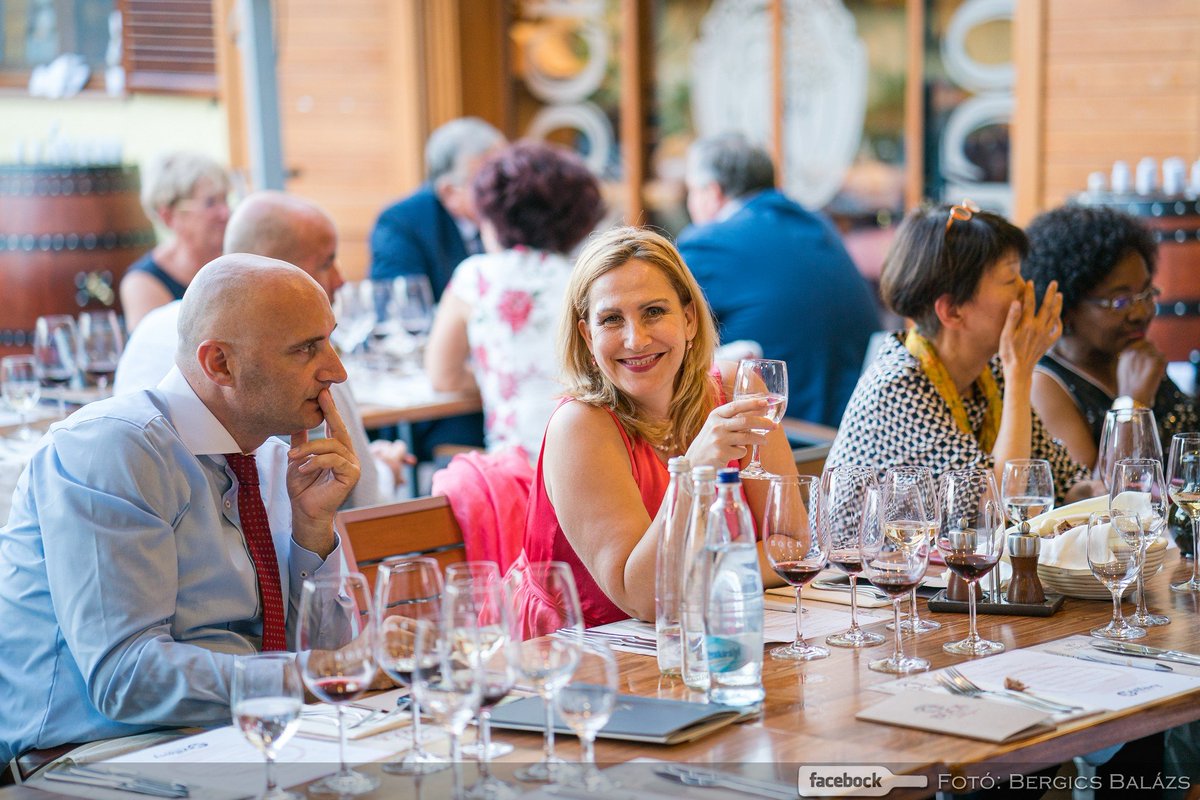 bockwinery's tweet photo. Last weekend our restaurant hosted the opening night of Plácido Domingo Classics festival. 🍷
Chilean ambassador Verónica Chahin 🇨🇱 and Grammy award winning opera singer Edward Parks 🏆🎤 both attended this wonderful event. 🤩

#bock #wine #placidodomingo https://t.co/ZbG1Z9k4fb