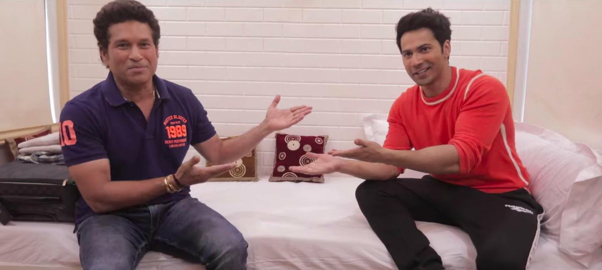 YouTubeIndia's tweet photo. Safe to say @Varun_dvn was bowled over when he got to spend the day with @sachin_rt! 🏏
Watch the first episode of #TheMangoMan here → https://t.co/GpjJxxUan8
PS - Look out for @juniorbachchan 👀 https://t.co/ECFa6rnOgf
