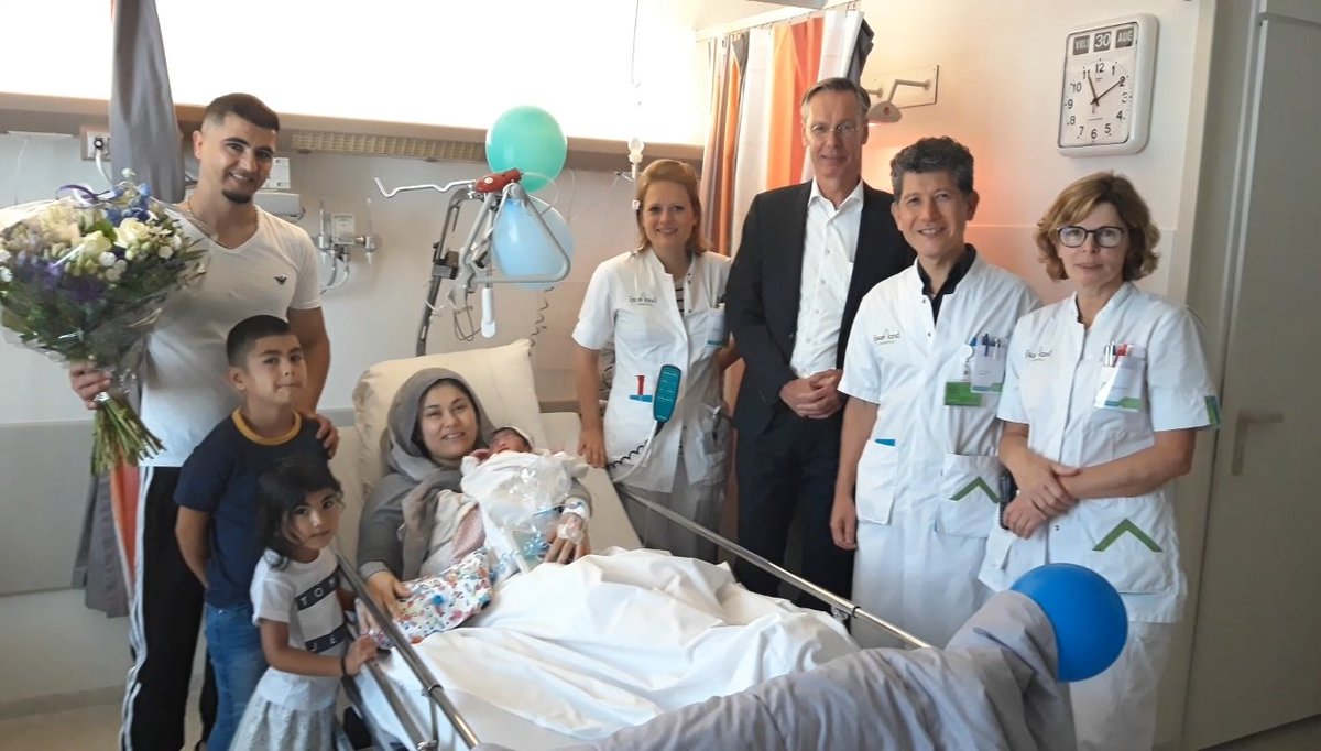 Op donderdagavond 29 augustus om 19.37 uur is de 1000e baby van 2019 in Geboortecentrum IJsselland in Capelle aan den IJssel geboren!
Het jongetje heet Amir. De ouders Khoran en Levisa uit Rotterdam Nesselande zijn dolgelukkig met hun nieuwe zoontje.