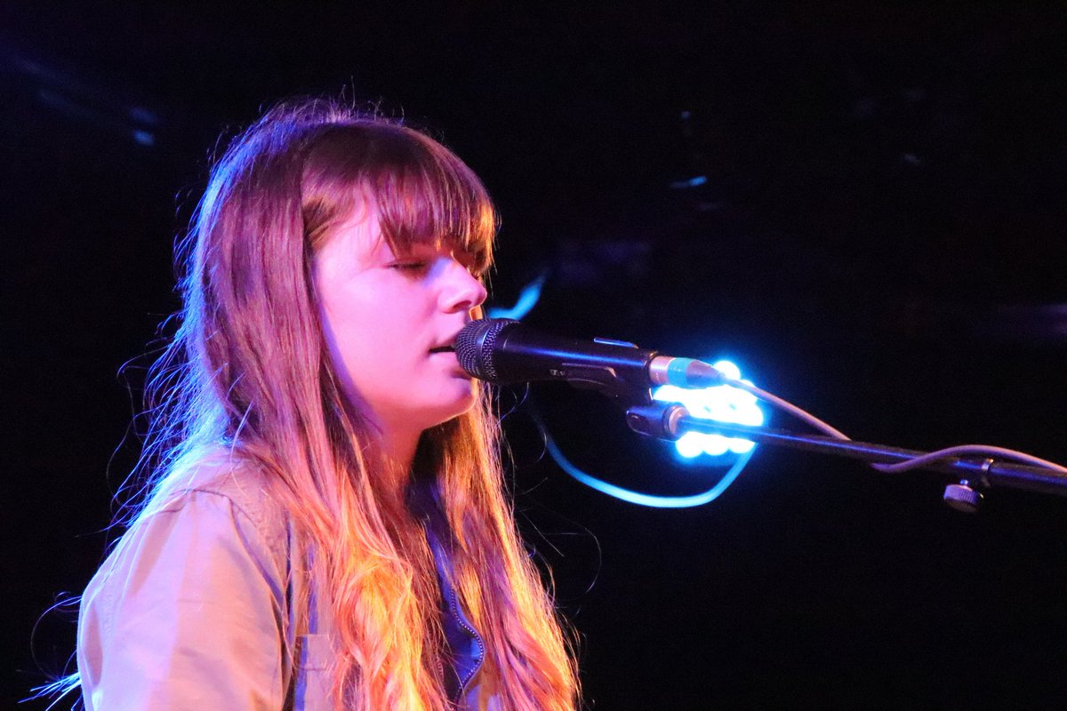 Nous étions au #LANCEMENT de <a href="/MarieOnile/">Marie Onile</a> hier soir au <a href="/leministere_ca/">Le Ministere</a>.  L’artiste originaire du Lac Mégantic a démontré son grand talent à tous les niveaux; autant en tant que compositrice que par la qualité de sa voix sur scène.  <a href="/EditionsQG/">Quartier Général</a>