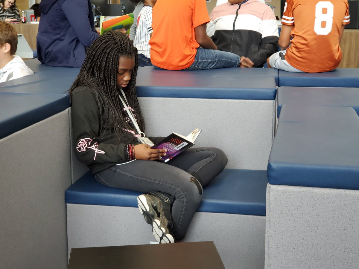 This was a fabulous way to celebrate and encourage literacy! Thanks to teachers, admin, parents, and students who took the time to make this special! Special thanks to <a href="/cswordschilten/">Charlotte Schilten M.Ed.</a> @WLMS_RELA #bethelight