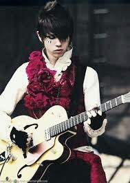 HAPPY BIRTHDAY RYAN ROSS, YOU MAKE ME CRY BUT I STILL LOVE YOU 