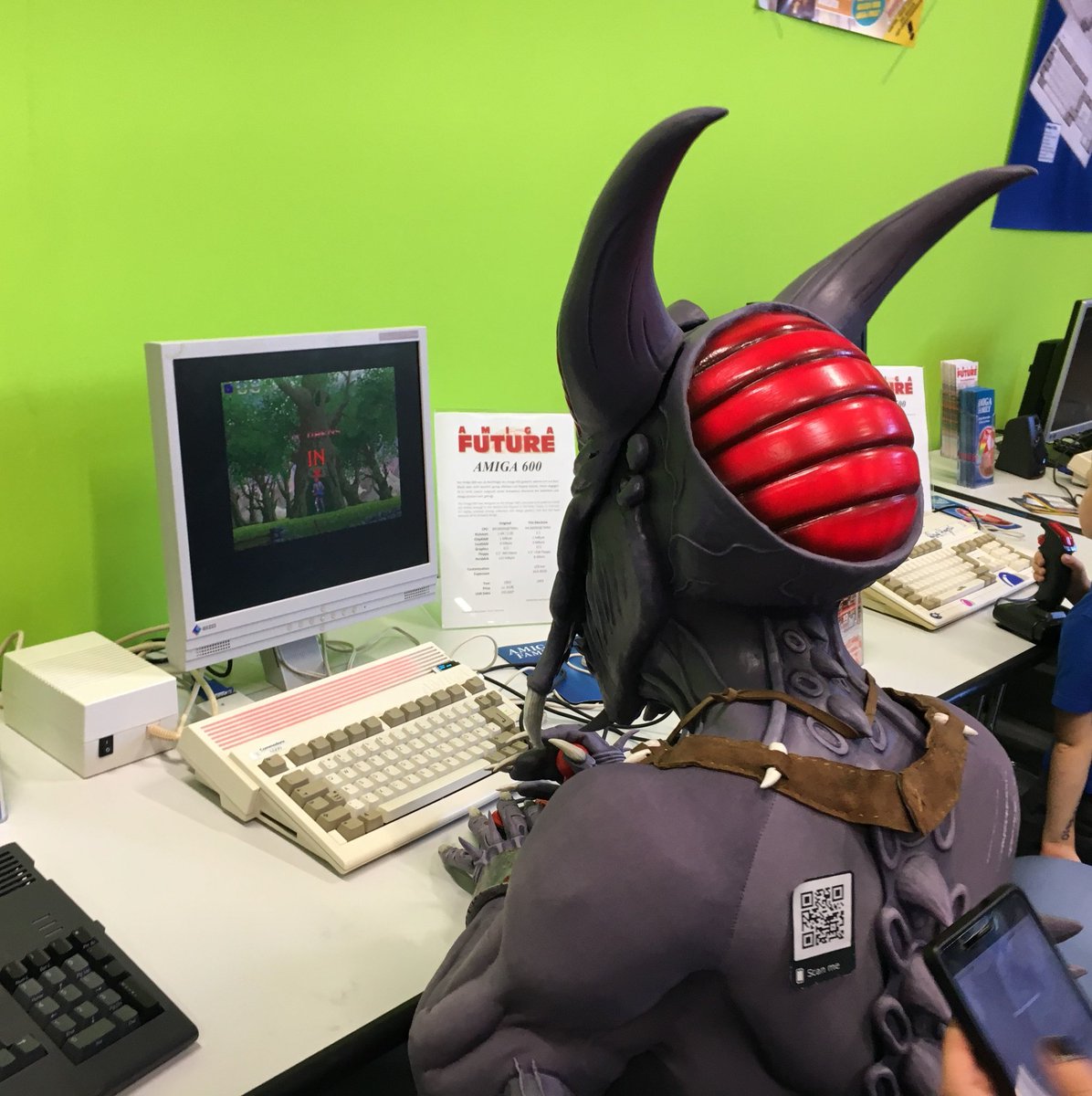 Ravenlordess's tweet image. Want to know how to make the original #shadowofthebeast even harder than it already is? Probably not, but I'll tell you anyway. Play the game dressed up as the protagonist, wearing thick latex gloves and a mask that blurs your vision. It gets pretty tricky.
#RETROGAMING #cosplay