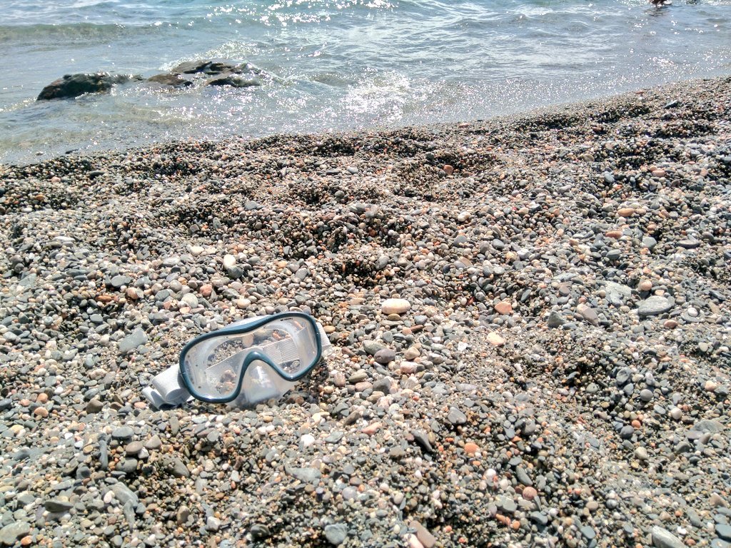 mhurtad4's tweet photo. M'he acomiadat del #mar.
Ho he fet fluixet, capbussa-me i dient-nos secrets. 
#finaldestiu 
#estiu19 https://t.co/LtP8zzD1zJ