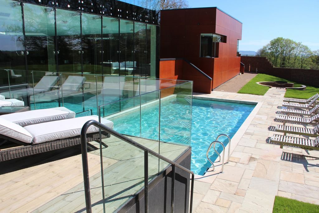 spabreaks's tweet photo. Best known for its eco-friendly spa, which uses spring water from its own source, and natural light wherever possible, we're delighted to have @OckendenManor as part of the Elysium Collection #ElysiumCollection https://t.co/74NRWUodcw https://t.co/fVkUwidl1h