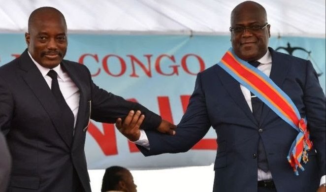 SedibeTours's tweet photo. Le Tourisme c'est aussi restituer l'histoire ci dessous l'image du 24/01/19 1er passation pacifique du pouvoir en RDC à gauche de l'image Le Président sortant et Sénateur à vie Joseph Kabila Kabange et à droite de la photo Son Excellence le Président de la RDC @fatshi13 https://t.co/fxYn5VytVh