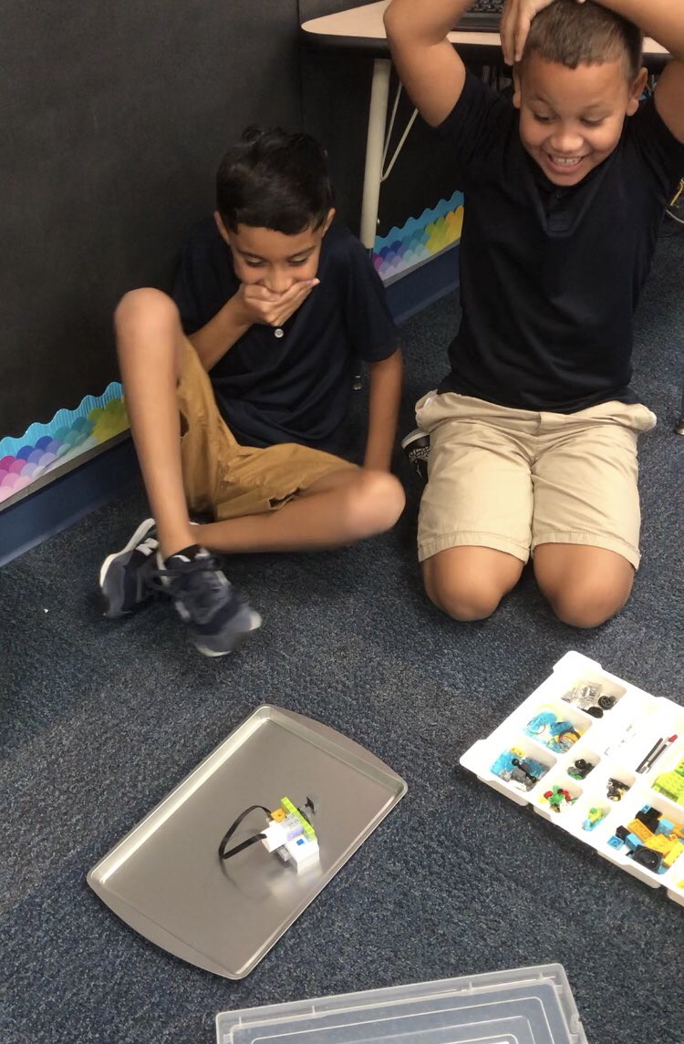 TamGranger's tweet photo. This is it!  The moment you realize your build and program were successful and you see your very first robot work!  Thanks @HollandEdTech for helping out today! 🤖 @CannellaElem @HCPSArea2 https://t.co/2mXzHI9sy8