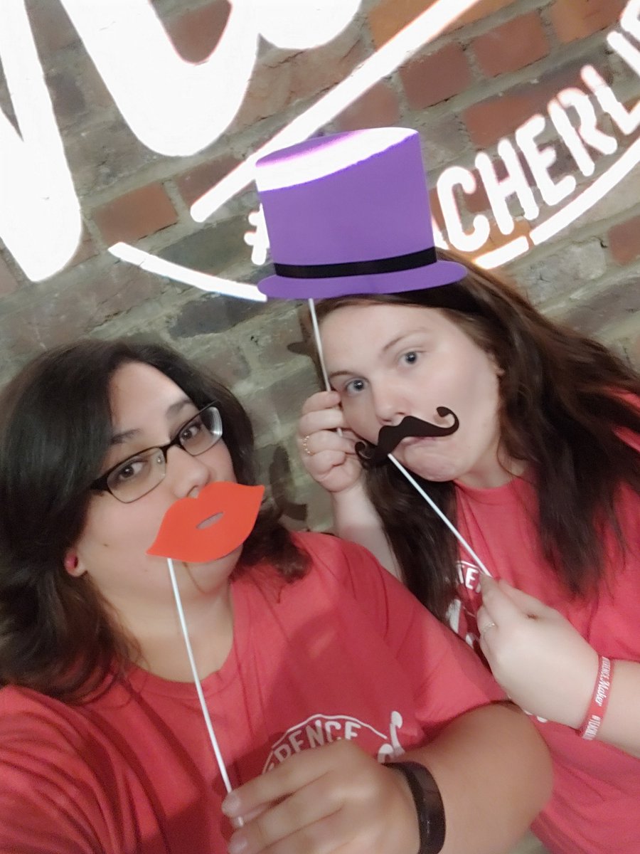 gabcas210's tweet photo. Posing!! #differencemakerconference2019 https://t.co/KR3fDYftsQ