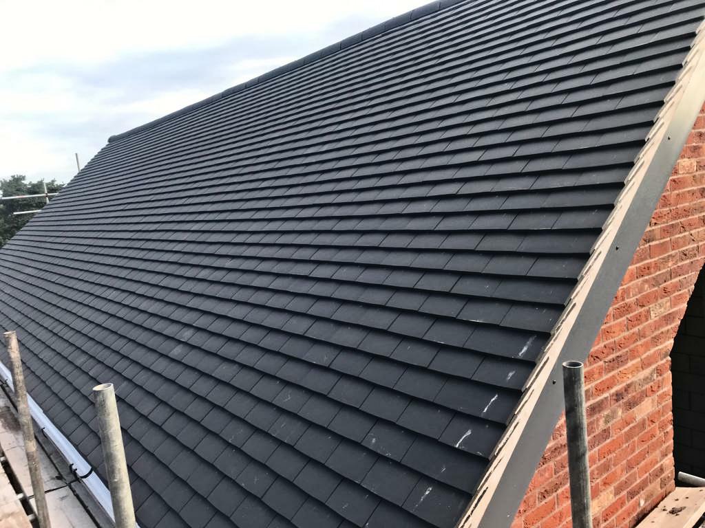 Nottsdeveloper's tweet photo. The house at Rugeley roof is almost on https://t.co/3KpliK2nUZ