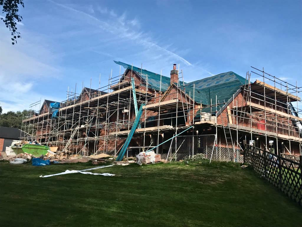 Nottsdeveloper's tweet photo. The house at Rugeley roof is almost on https://t.co/3KpliK2nUZ