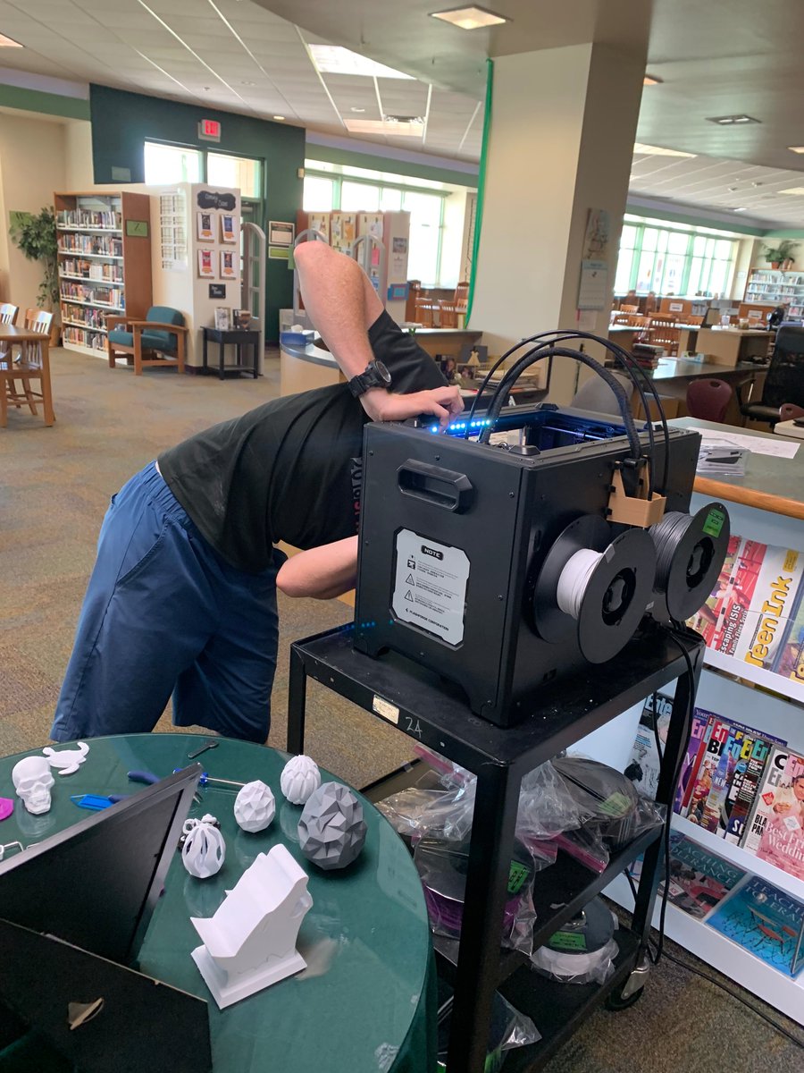 CampoLibrary's tweet photo. Student technician intern, Jayce, is really getting into his job!
#3Dprinterproblems
#Hefixedit! https://t.co/rTnVuykVNM