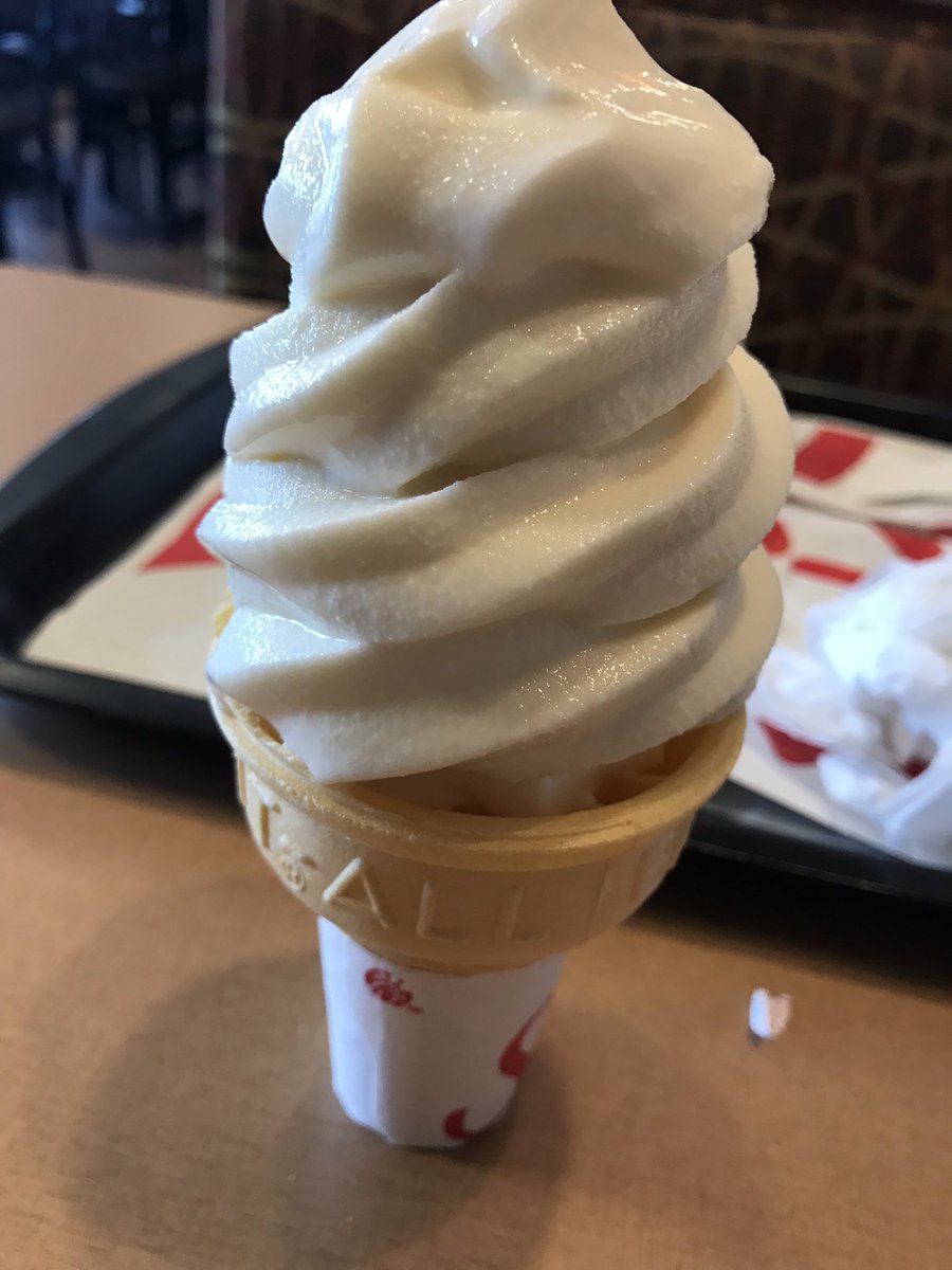 saidfraz's tweet photo. Am I lazy or what? Just ordered an #icecreamcone from my table #chickfila #chickfilarocks https://t.co/CRvy06tPVZ