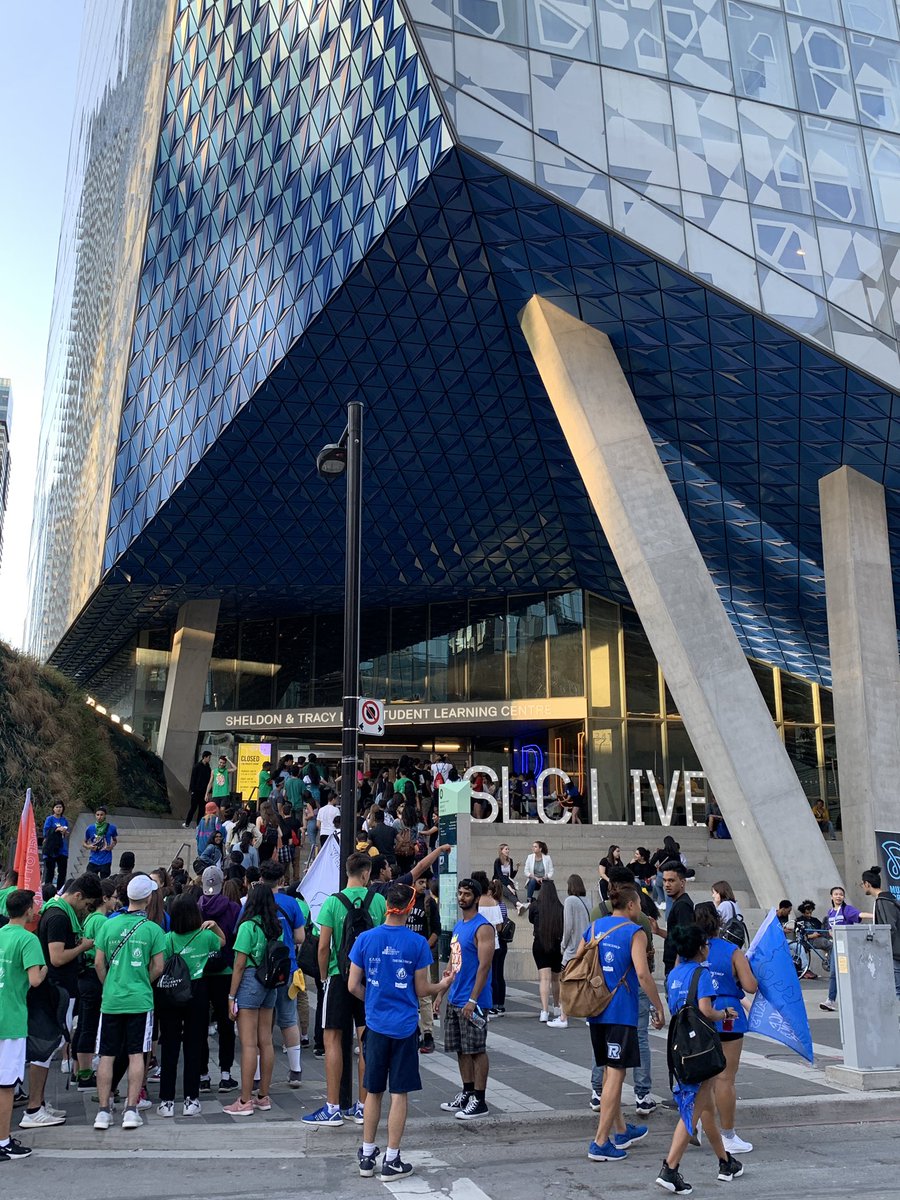 aaspencer_'s tweet photo. such fun at #SLCLive!! what an incredible event and great to see Faculties and campus partners collaborating! shoutout to the O-Team for all of this! #RoadToRyerson https://t.co/nkPghAxADZ