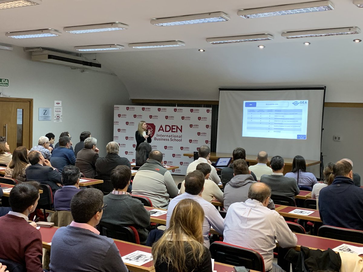 MartinJClement's tweet photo. Fue muy enriquecedor compartir junto a Virgina Garimaldi y la comunidad Comex de Mendoza los alcances del régimen de Operador Económico Autorizado. #OEA #Comexgroup #GGori #MendozaBroker #AdenBS #Dibiagi #CCECuyo https://t.co/u62BSl3DUp