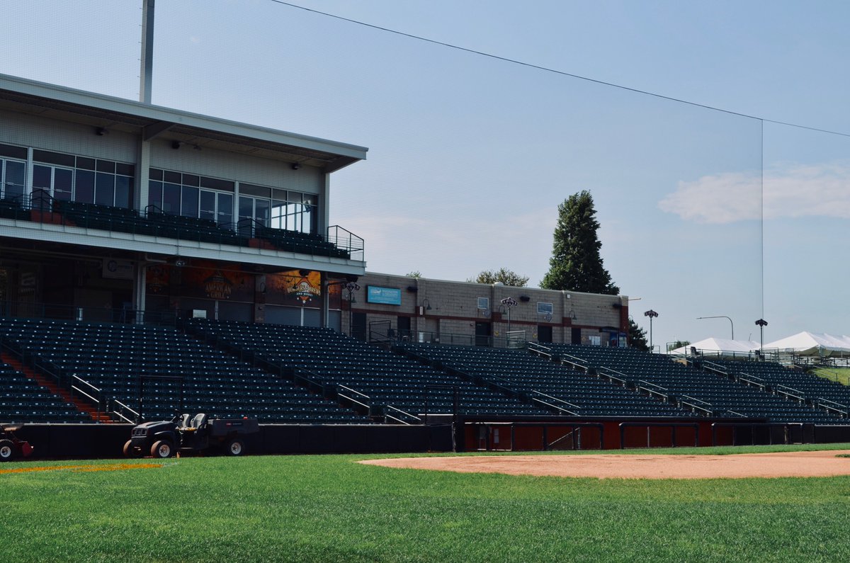 MidwestNetting's tweet image. @MidwestNetting replaced and installed a beautiful #backstopnetting system for the Schaumburg @boomersbaseball at Boomers Stadium. With a capacity of 7,365, this netting not only ensures safety to the fans but brings a sleek modern look to the stadium.  #mns #baseballnetting