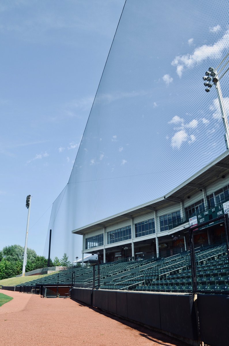 MidwestNetting's tweet image. @MidwestNetting replaced and installed a beautiful #backstopnetting system for the Schaumburg @boomersbaseball at Boomers Stadium. With a capacity of 7,365, this netting not only ensures safety to the fans but brings a sleek modern look to the stadium.  #mns #baseballnetting