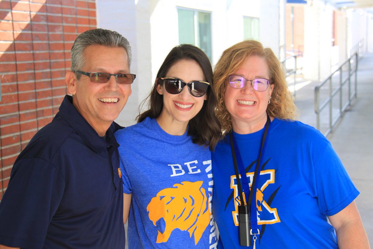 pylusd's tweet photo. Another successful start in #PYLUSD? β
Smiles all around? β
#PYLfirstday π https://t.co/VOVko6GZg0