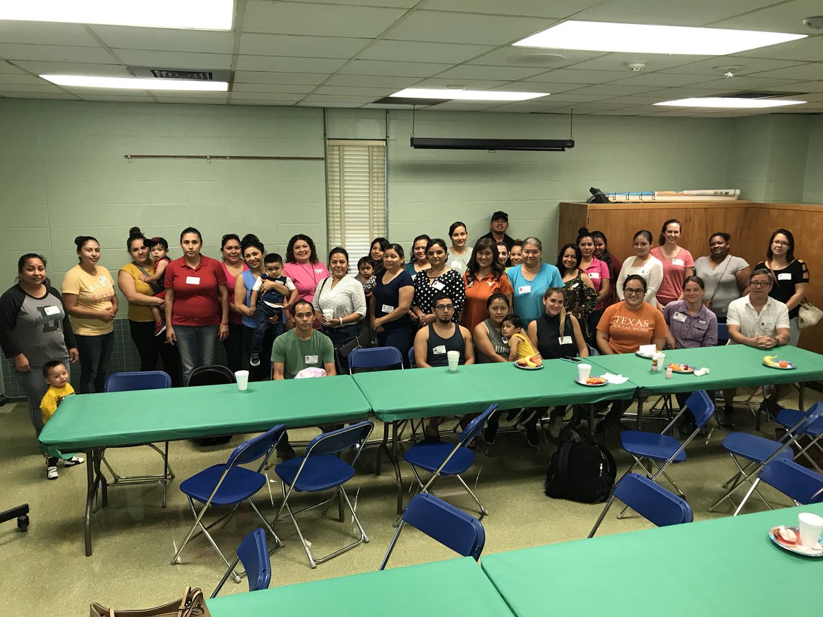 Buen número de padres en el primer café con la directora.  Los padres están apoyando el éxito de todos nuestro estudiantes por medio de la colaboración, participación, y al dar su opinión durante la sesión. Nosotros ❤️a nuestras familias! <a href="/IsdAustin/">AISDInnovationZone</a> <a href="/aisdparents/">AustinISD Parent Engagement Support Office</a> <a href="/AISDSupt/">Jacqueline McMahon</a>