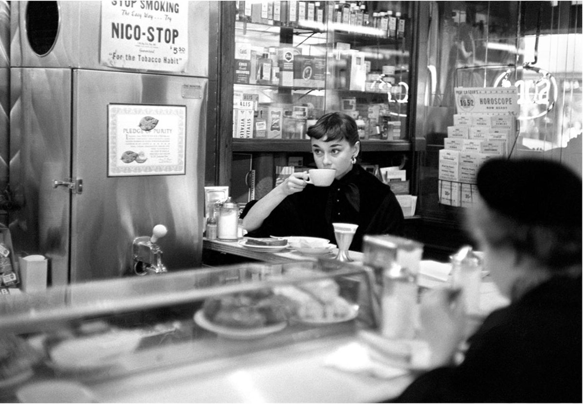 Audrey Hepburn in a New York dinerPhoto: Lawrence Fried for Esquire, 1951