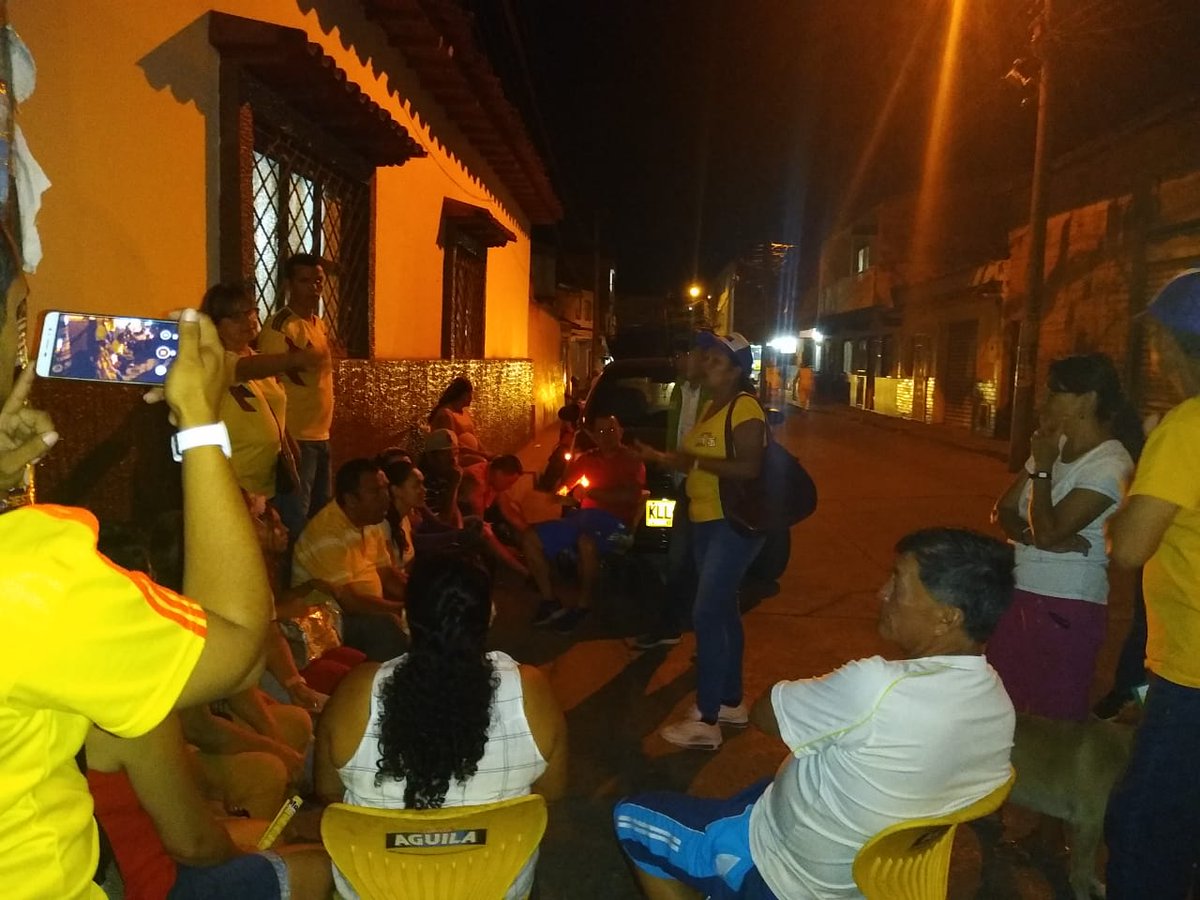 LuzAsamblea's tweet photo. Grata sorpresa para Gloria DíaZ candidata #ADA3 cada vez somos más #Asamblea #ADA57 #Unaluzparasantander Construyendo y Recuperando el tejido social https://t.co/cXhC196pHB