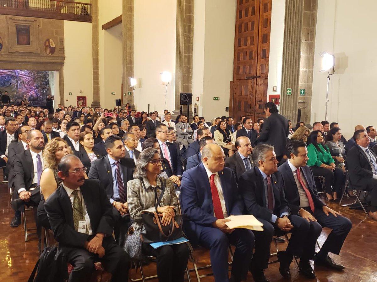 IVEA_VERACRUZ's tweet photo. Hoy 👏 38 años de acciones para transformar la vida de las personas con educación.
En #CDMX, el Director de @INEAmx, Rodolfo Lara Aponte, los #IEEAs y el primer director #INEA, Miguel Alonzo Calles, se reúnen para compartir experiencias y asumir nuevos retos.
#38AñosINEA 🥇 https://t.co/KeSTRrg6ZN