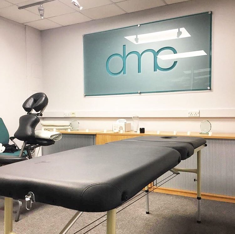 MakeMovements_'s tweet photo. Busy day meeting and treating the employees over at #DMCcanotec
.
.
.
#makemovements #massage #corporate #friday #FridayFeeling https://t.co/yA76JXUn0W
