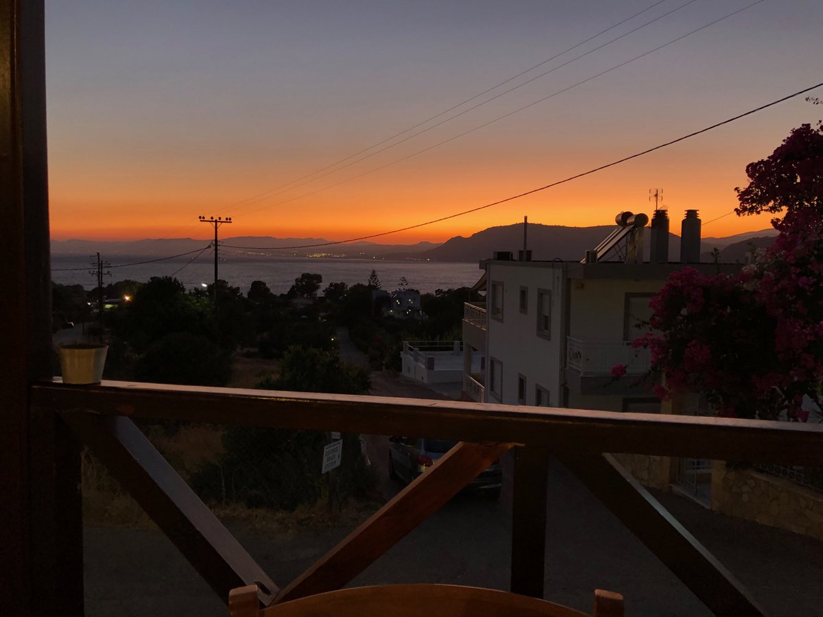 hangfire81's tweet photo. ⁦@RhodesPefkos⁩  Sunset https://t.co/vuAuAYvbFr
