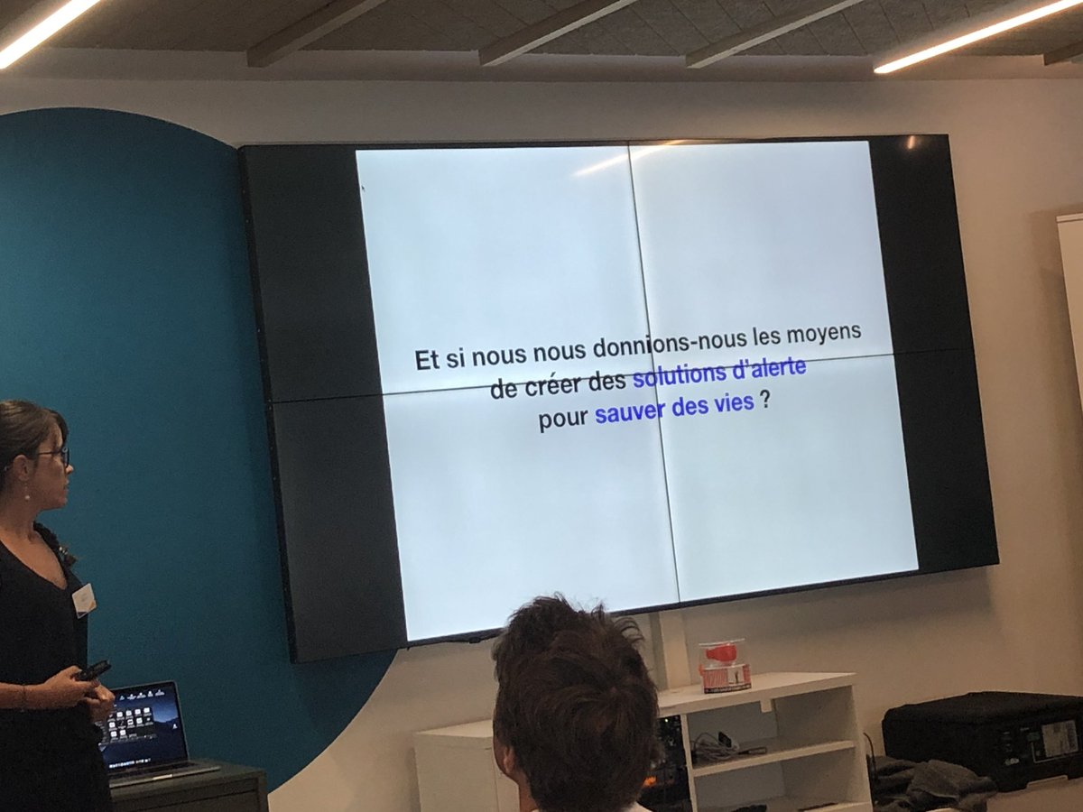 VanessaVincentR's tweet photo. #Bootcamp #FrenchIOT @Docapost #Pitch #IdoData L’alerte pour sauver des vies #Dial #Montre https://t.co/h1415Zi7fR