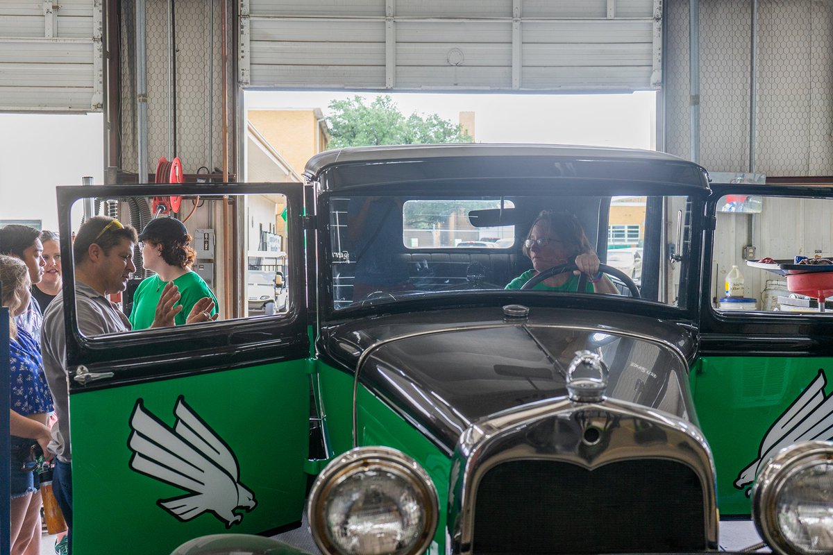 @UNTsocial are you getting ready for tomorrow's @MeanGreenFB season opener to #BeatACU? Jorge in our Automotive shop here demonstrating our #service attitude, making sure the #UNTTalons get to know the one and only #MeanGreenMachine! #GMG
@UNT_DSA