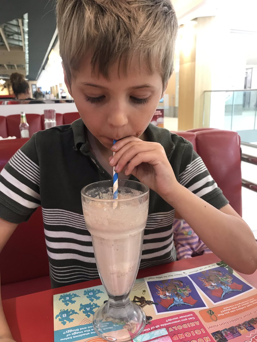 ms_Cfb's tweet photo. Milkshake time #edsdiner @edsdiners https://t.co/tYtbKaMHEk