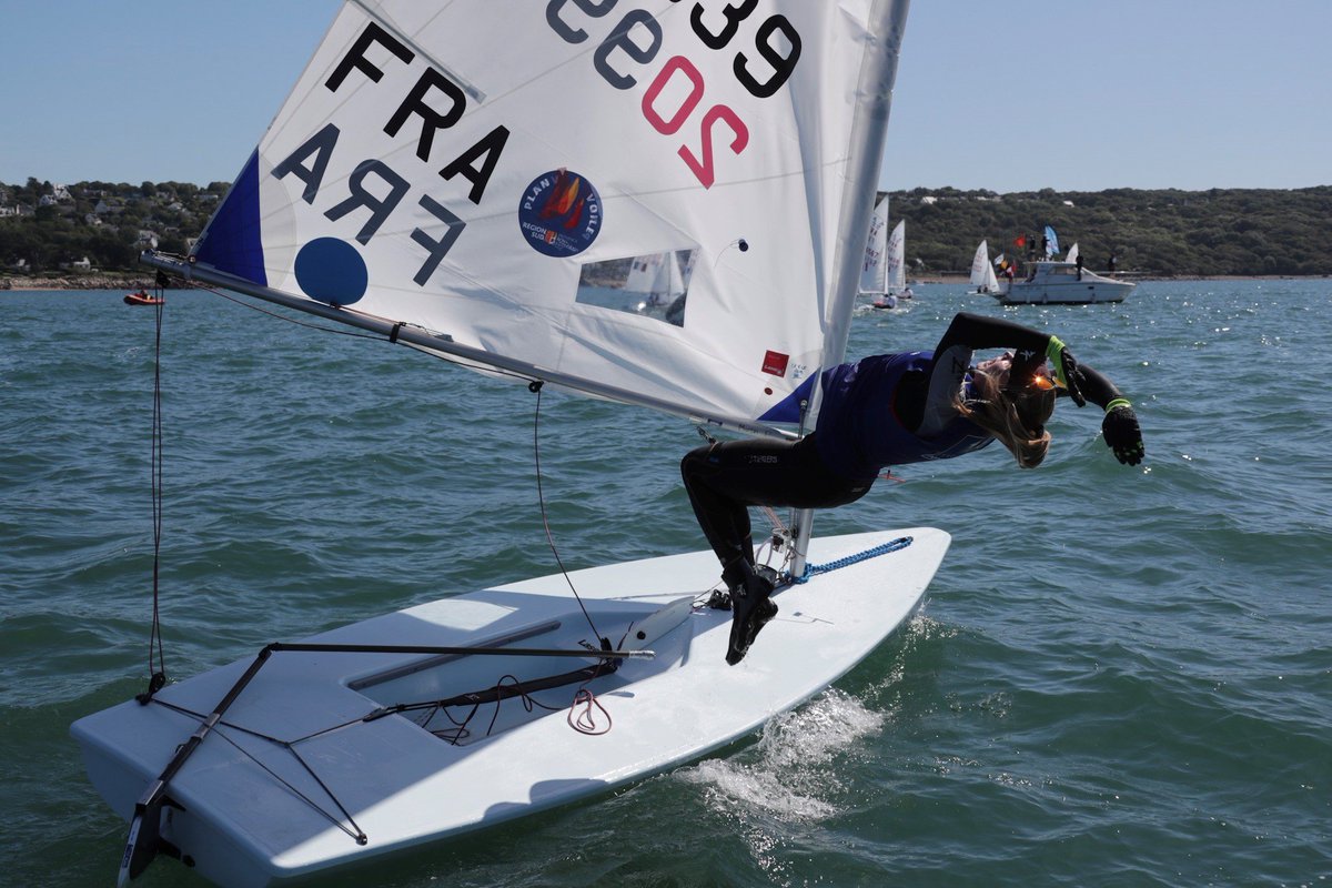 FFVoileEvt's tweet photo. [Laser Radial Filles] Quel duel entre Manon Peyre et Juliette Bone. Du vrai Match-Racing ! Bravo à Manon, la nouvelle Championne de France Espoirs ! 🔥 #CFESE 
📷 - Alexis Courcoux https://t.co/T72mvRT3c6