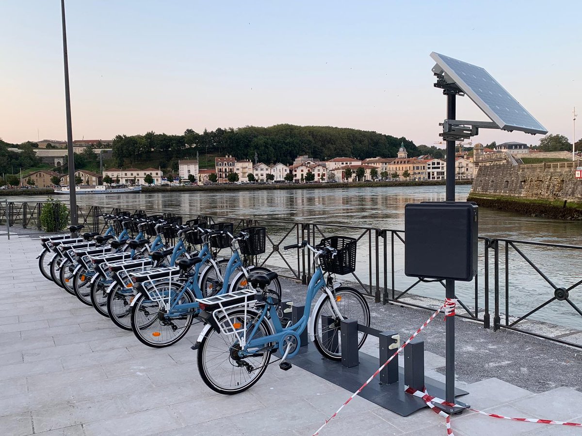 justkoboo's tweet photo. Nos stations sont prêtes ! Ouverture du service lundi !
On a trop hâte que les rOOleurs du Pays Basque puissent essayer nos vélos !
#madeinfrance #marketingterritorial #paysbasque #kobOO #rOOleurs #vls #velolibreservice #veloconnecte https://t.co/HE0HfzSc7a