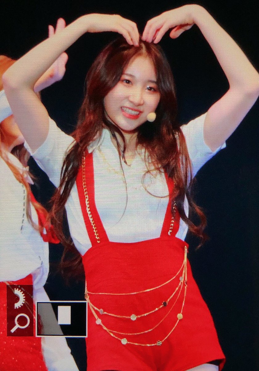 Quaver_CY's tweet photo. 190830 프리뷰 
#아이즈원 #IZONE 
#이채연 #LeeChaeYeon
#アイズワン #イチェヨン https://t.co/SZ9DzPKM2B