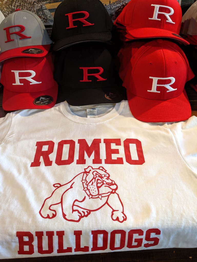 FAMSPrinting's tweet photo. 🏈Get Your #RomeoBulldog Tee for Friday Nights #WhiteOut Football Game @FAMS 🏈❤️

#GoBulldogs #bulldognation #downtownromeo #romeomichigan #madeinromeo #peachfest #prettyasapeach #fridaynightlights #hometown #gameday #football #letsgochamps https://t.co/EohA1CfD33