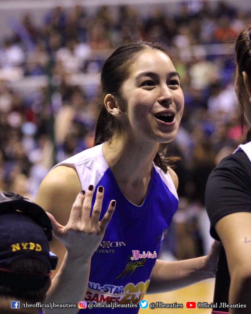JBeauties's tweet photo. Proud of you!!!! @BarrettoJulia 

📸: oscar https://t.co/6P8YfzEMe2