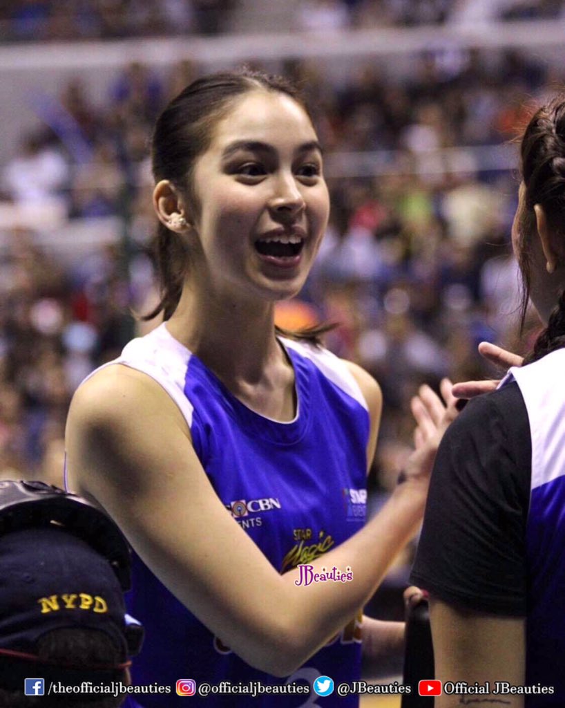 JBeauties's tweet photo. Proud of you!!!! @BarrettoJulia 

📸: oscar https://t.co/6P8YfzEMe2