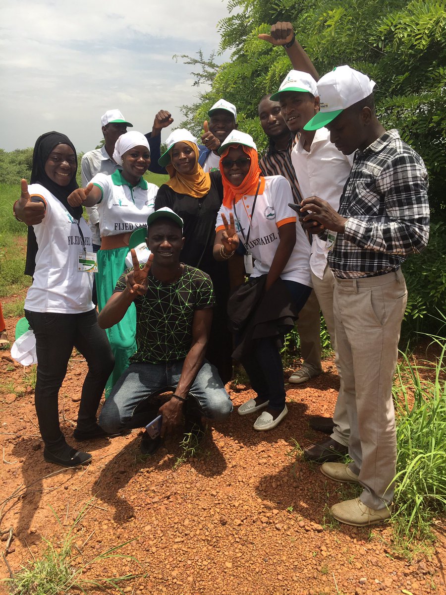 boub227's tweet photo. @FIJED2 visite du site de #DanZaki situé à #Sakey koira tagui..
10km de terre dégradée autre fois est en bonne voie de récupération. @saniayoub @BizoAllahi #desertification #recuperation @OIM_Niger https://t.co/L88bvuad5Q