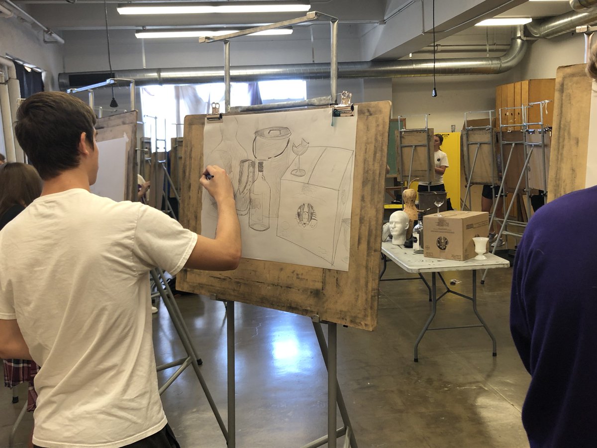 KStateArtDept's tweet photo. Students in Art 190, Drawing 1, started learning about still life drawing this week in studio. #kstate #artdept #art #draw #drawing #studioart #artstudy #sketch #art190 #create #alwayslearningalwaysgrowing https://t.co/PLzAASBBVg