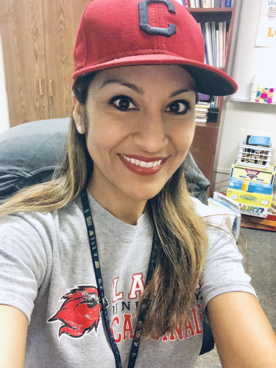 MrsRoy11's tweet photo. Yay for National College Colors Day!💯👏🏼 https://t.co/1SGpXyXqK3