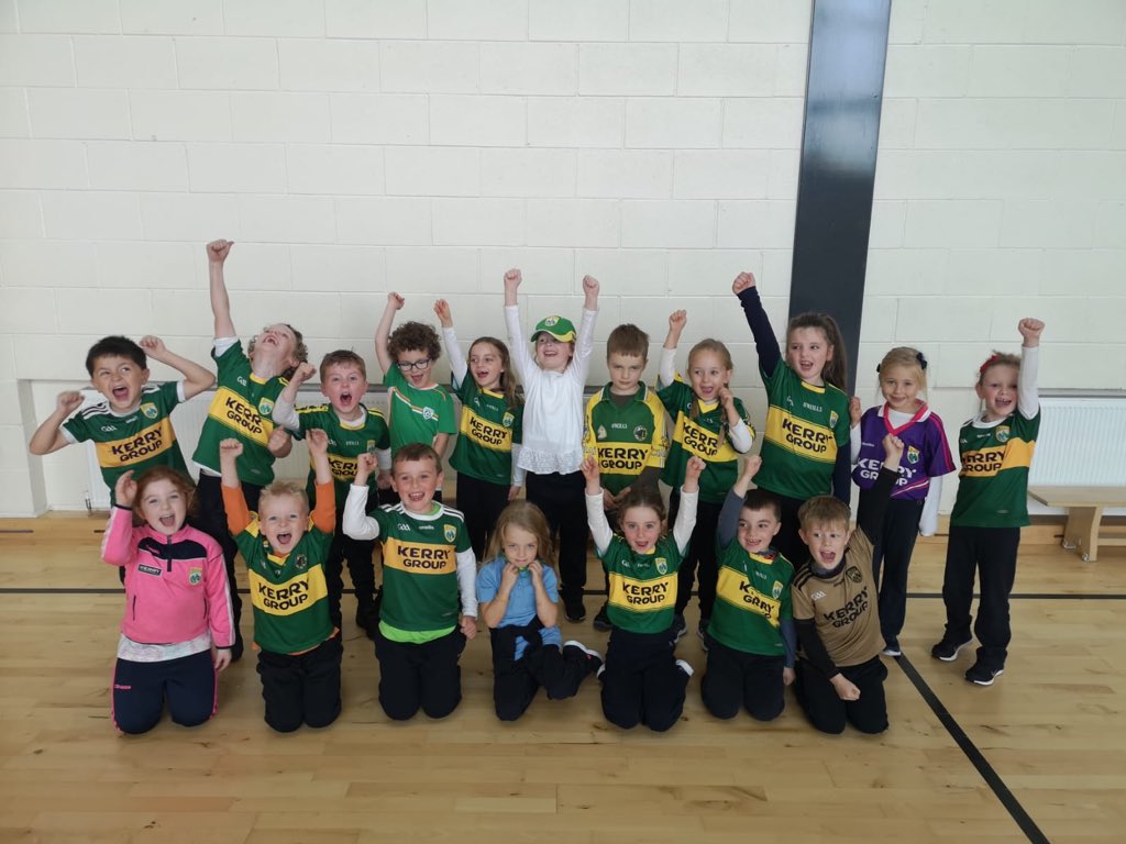 ObnsNs's tweet photo. More pics from #KerryJerseyDay @radiokerry @Kerry_Official #upthekingdom https://t.co/dJLzzbjx8q