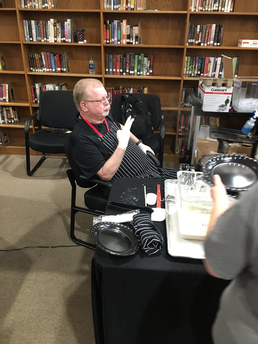 CHHS_Press's tweet photo. @Cedar_Hill_HS administrators cooking up pancakes for the staff this morning! #getyourbreakfast #noexcusesnoalibis #theyarechefstoo #atyourservice https://t.co/Zj4XvLHzPS