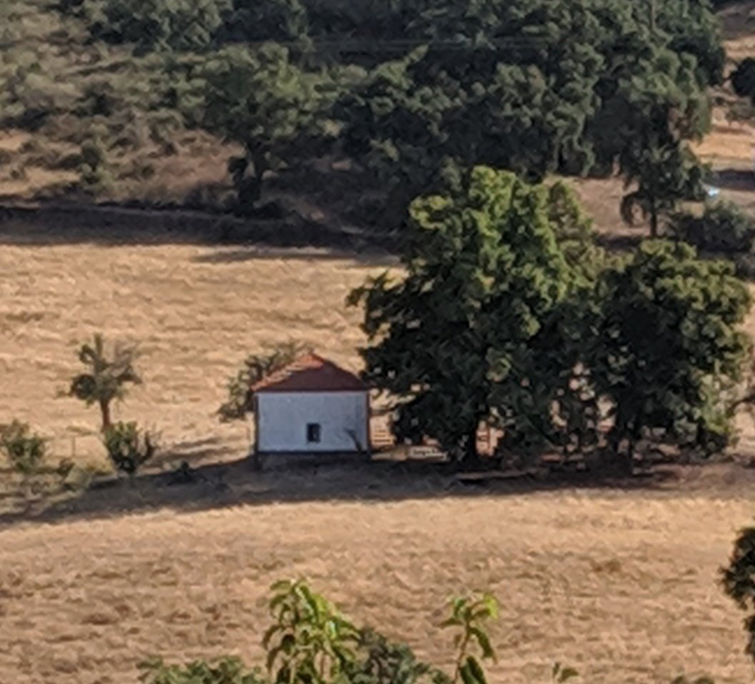 bensonsenora's tweet photo. Hoy he visto la casa que dibujas cuando te dicen que dibujes una casa. https://t.co/inj0AGgzAc