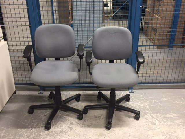 MissExecCentre's tweet photo. Are your kids going back to school? Don't forget to visit the ReUse Centre for great supplies, office furniture and so much more ... for free! #ReUse https://t.co/MUyYIMkN06