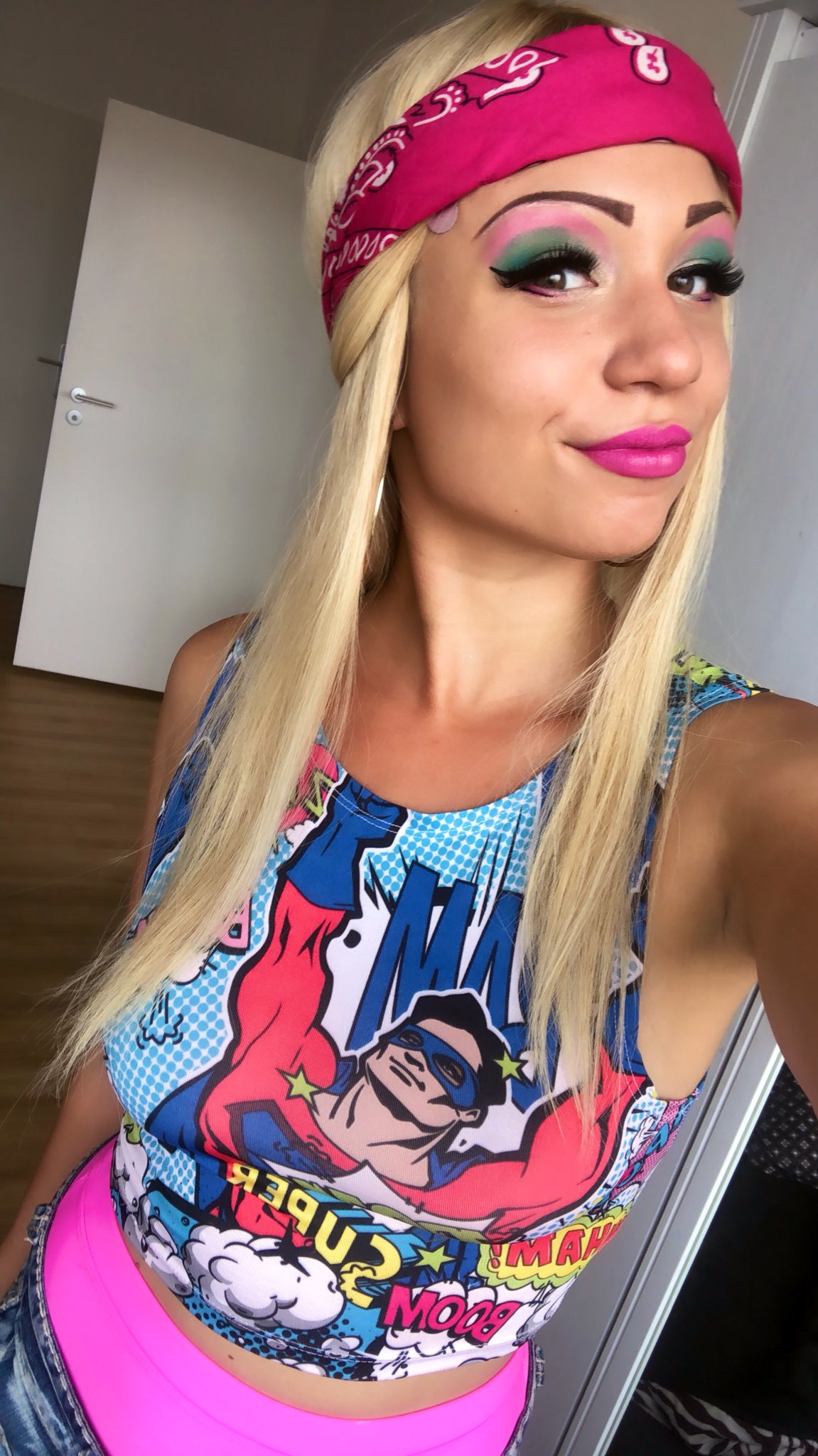 Kisses to you on this summery day 💕⭐️ #girl #porn #actress #model #sex #sexy #summer #happy #summervibes #berlin #berlingirl https://t.co/zaDaLgMIzN