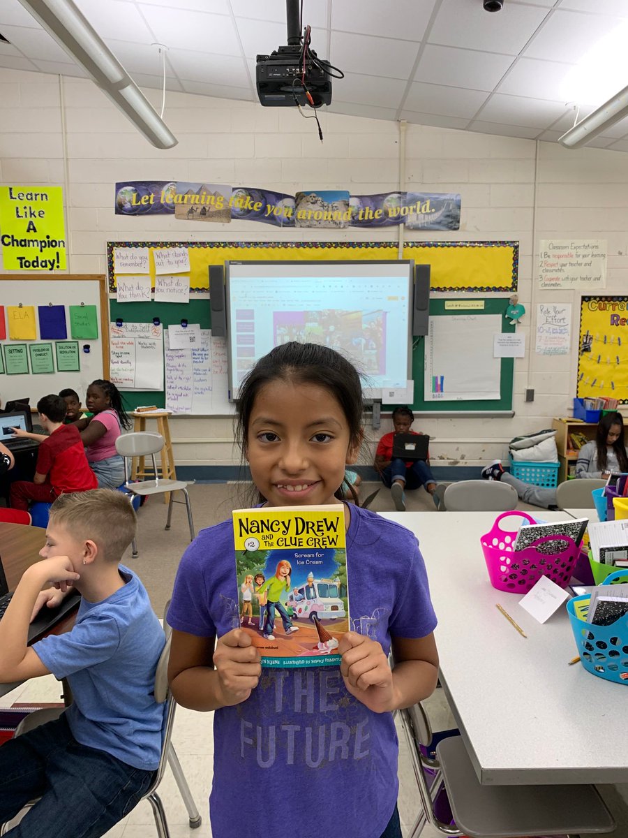 cdroom103's tweet photo. First book of the year! #cddolphins https://t.co/jrF4fyAHyR