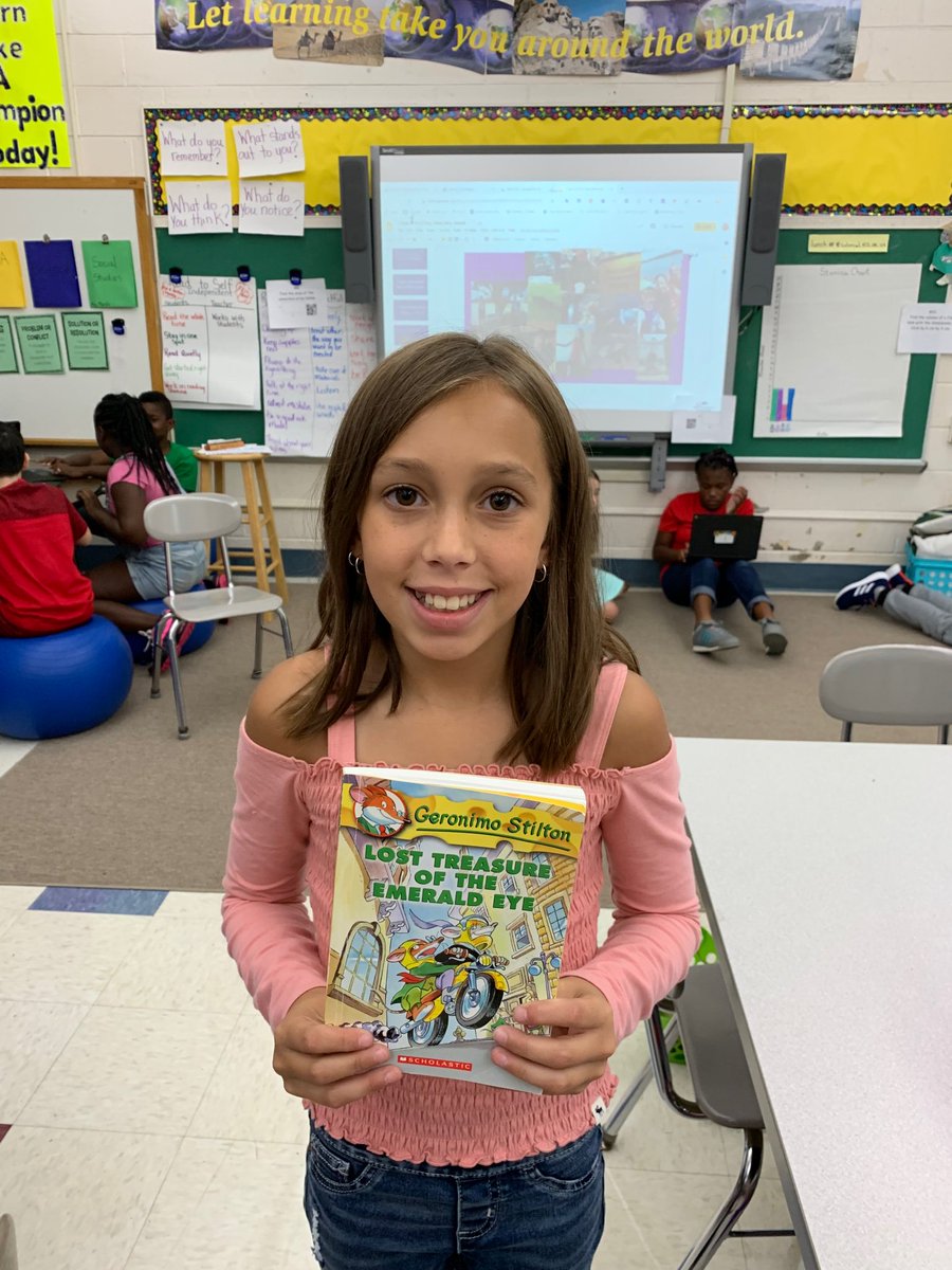 cdroom103's tweet photo. First book of the year! #cddolphins https://t.co/WyDDfrJBRP