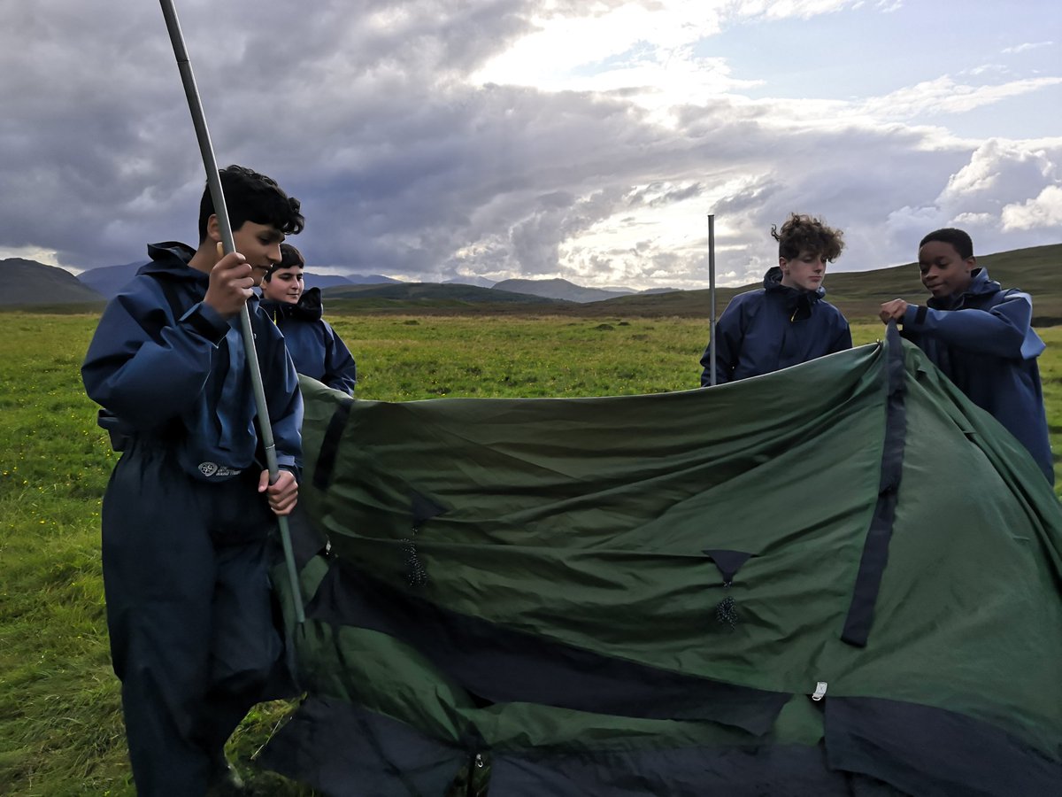 RacShe1001's tweet photo. Clan Stewart setting up camp and having a well earned dinner thanks to the fantastic instructor Seori. Sharing scary stories and singing round the stoves under a clear starry night was a highlight of the week for all of clan Stewart. @GracemountHigh @OutwardBoundUK https://t.co/PBLQ2KKkax