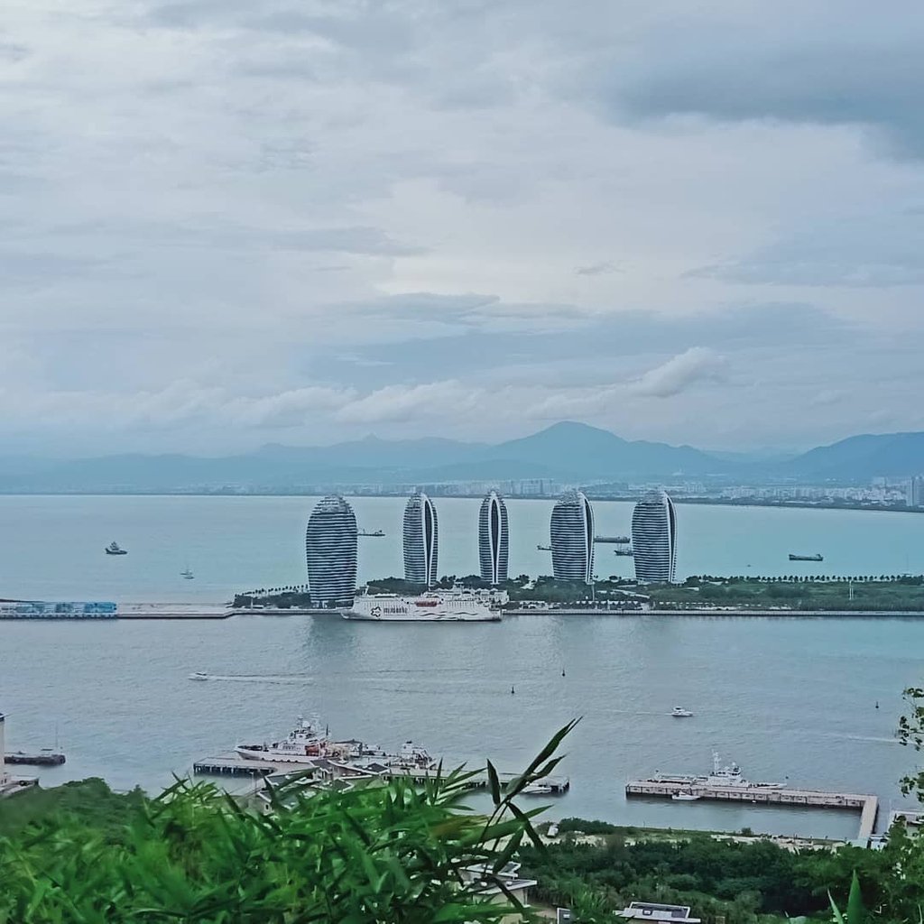 YoExplore's tweet photo. REPOST FROM: @meidinakumalasari
.
Beautiful Hainan tour with YOEXPLORE
.
#travel #travelgram #instatravel #traveling #travelling #travelphotography #traveler #travelingram #igtravel #mytravelgram #traveller #instatraveling #yoexplore https://t.co/Df47XtQu3M