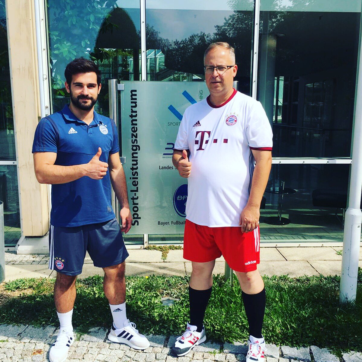 Unser Jugendleiter Marcel absolvierte gemeinsam mit unserem Jugendtrainer Toni diese Woche den zweiten Teil des C-Trainerlehrgangs in Oberhaching. Unsere Kids freuen sich auf noch mehr neuen Input und geballte Kompetenz. #unserfridayforfuture #jugendarbeitmussweitergehen