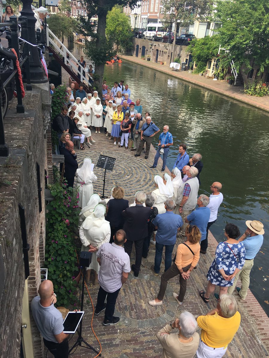 jillesbaartwijk's tweet image. Mooie opkomst opening #Labyrint #gemeenteutrecht